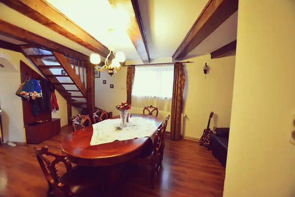 Victoria Gasthaus Rasnov - Charming Vacation House In Rasnov Экстерьер фото