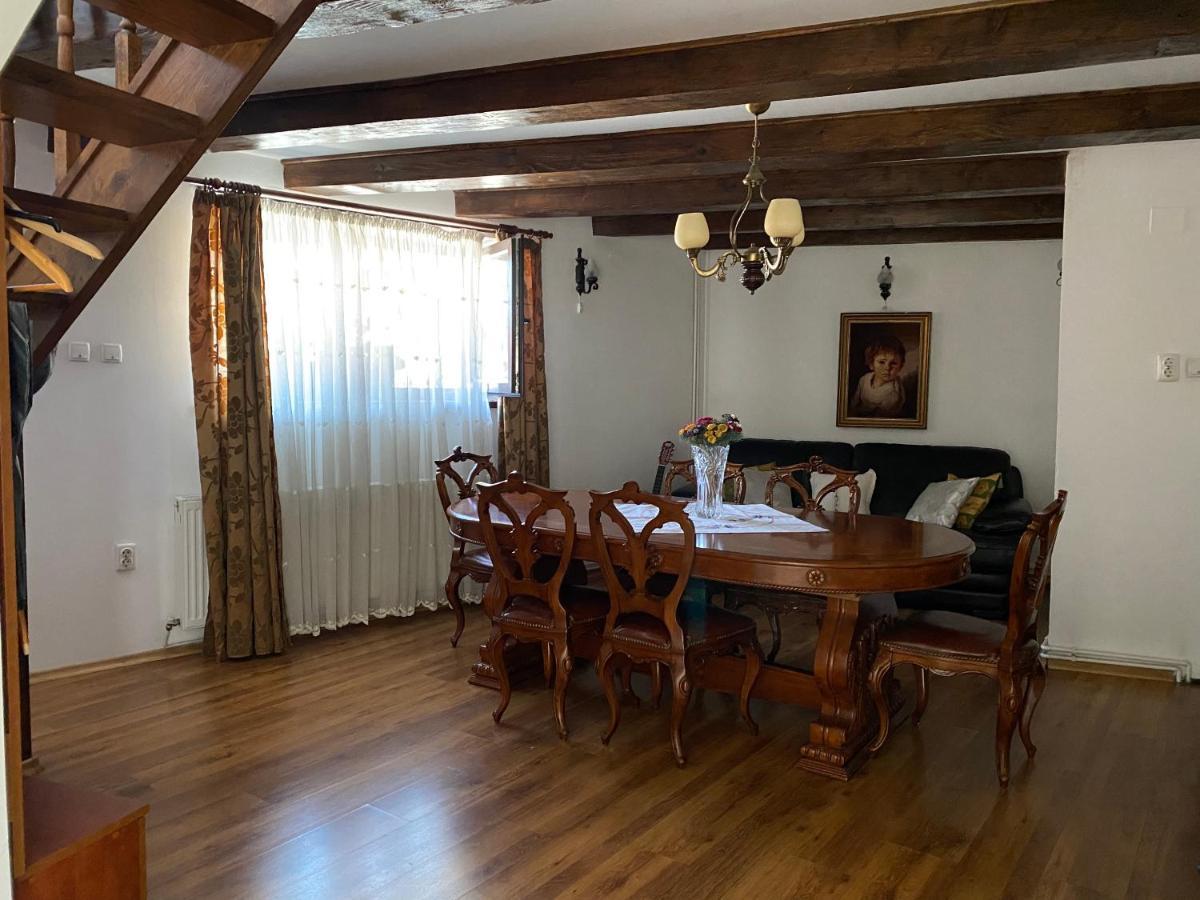 Victoria Gasthaus Rasnov - Charming Vacation House In Rasnov Экстерьер фото